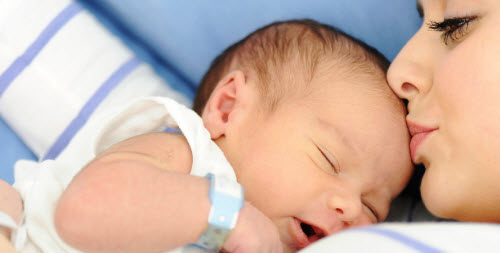 شیردهی شیر مادر شیرخوردن نوزاد