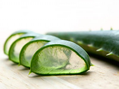 آلوئه ورا و پف دور چشم