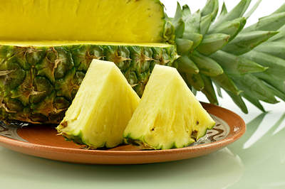 آناناس و چروک چشم آناناس و چروک چشم