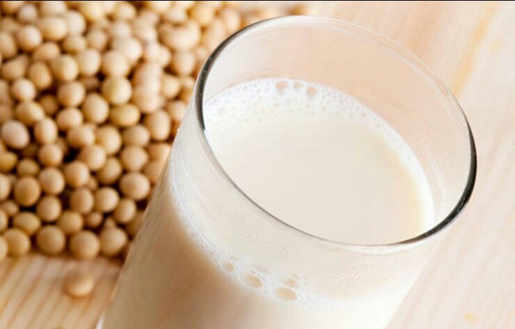شیر سویا غذایی مناسب برای بیماران قلبی شیر سویا غذایی مناسب برای بیماران قلبی
