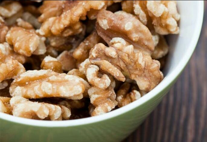 گردو غذایی مناسب برای بیماران قلبی گردو غذایی مناسب برای بیماران قلبی