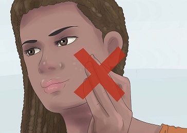 دست ها باعث انتقال باکتری ها به صورت می شوند