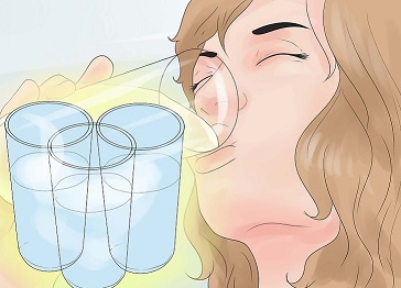 برای بهبود جوش صورت آب کافی بخورید