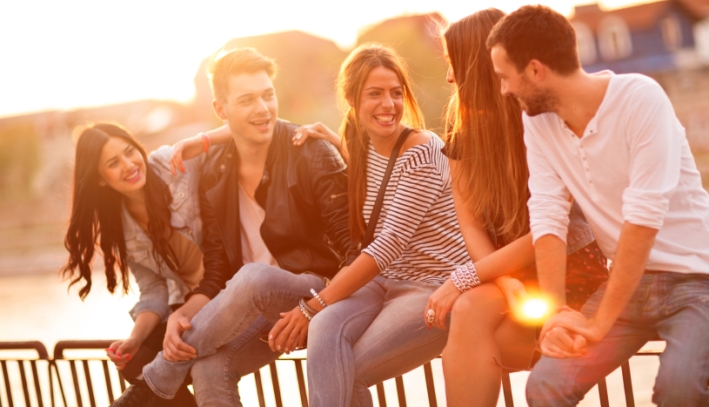 ارتباط با دوستان و استرس