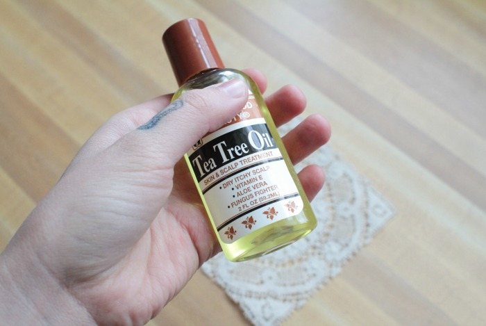 روغن درخت چای و شوره سر روغن درخت چای و شوره سر