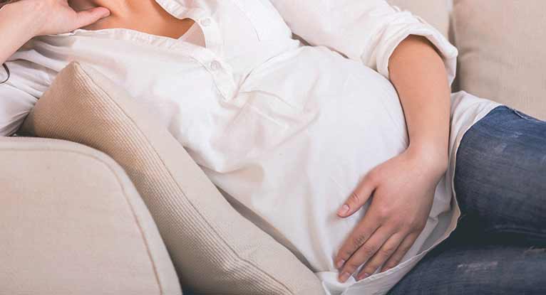 ترشحات و لکه بینی قهوه ای در بارداری ترشحات و لکه بینی قهوه ای در بارداری