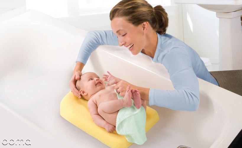 نحوه حمام کردن نوزاد نحوه حمام کردن نوزاد