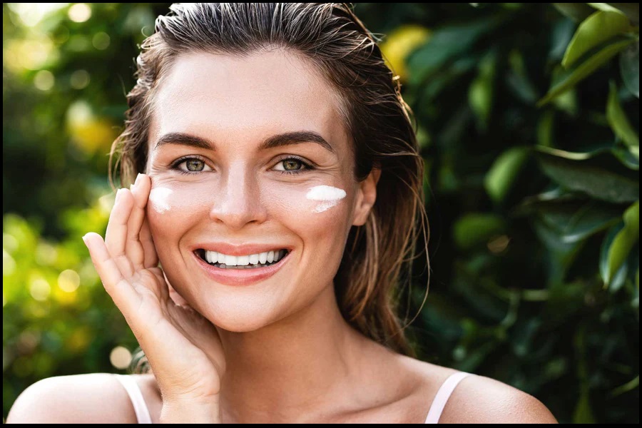 بهترین روش استفاده از کرم ضد آفتاب و کرم مرطوبکننده