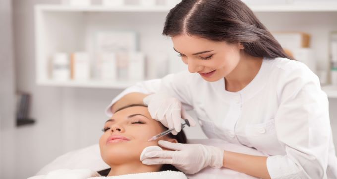 نکات مهم در انتخاب تزریق ژل و بوتاکس