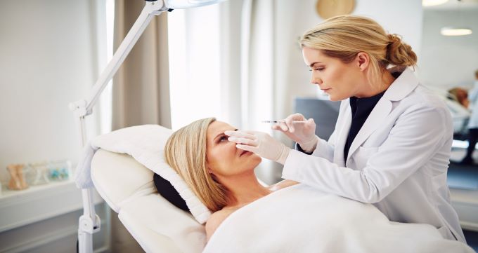 تفاوتهای اصلی بین تزریق بوتاکس و ژل چیست؟