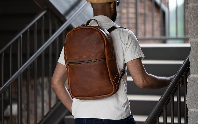 عوامل موثر روی ظرفیت وزن کوله پشتی‌های چرم