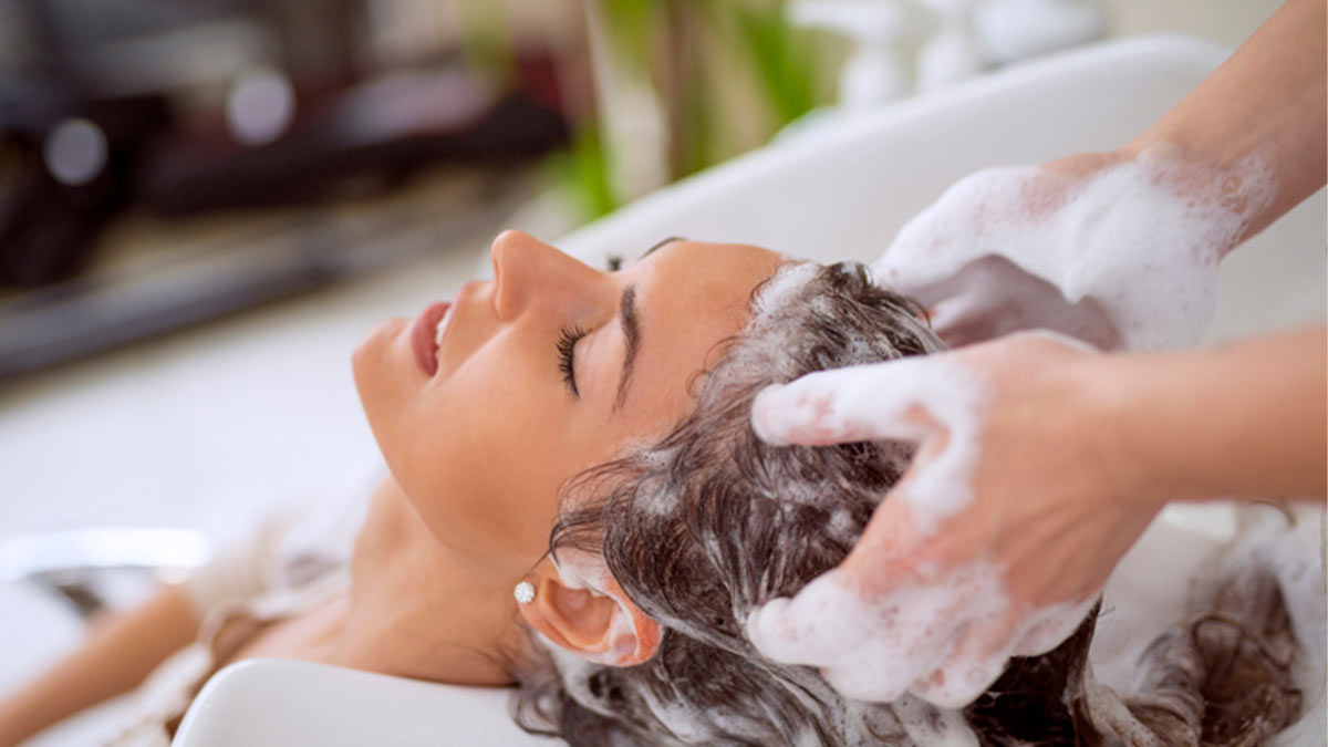 شامپو، پایه‌ای برای پاکسازی عمیق و تغذیه روزانه
