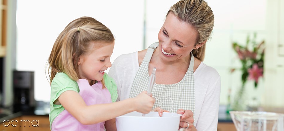 به زور غذا دادن به کودک : ممنوع به زور غذا دادن به کودک : ممنوع