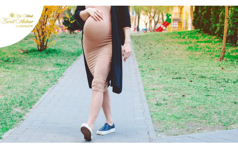 آیا نحوه راه رفتن خانم های باردار بر فشار زانوهایشان تاثیر می گذارد؟ آیا نحوه راه رفتن خانم های باردار بر فشار زانوهایشان تاثیر می گذارد؟