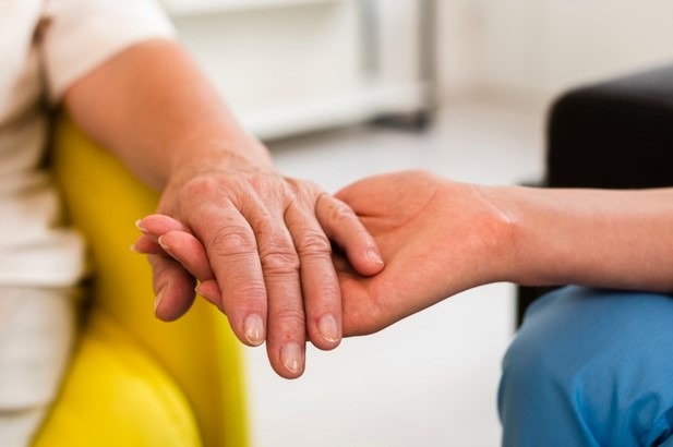 لیست مراکز خدمات پرستاری در تهران + 9 شرکت معتبر لیست مراکز خدمات پرستاری در تهران + 9 شرکت معتبر