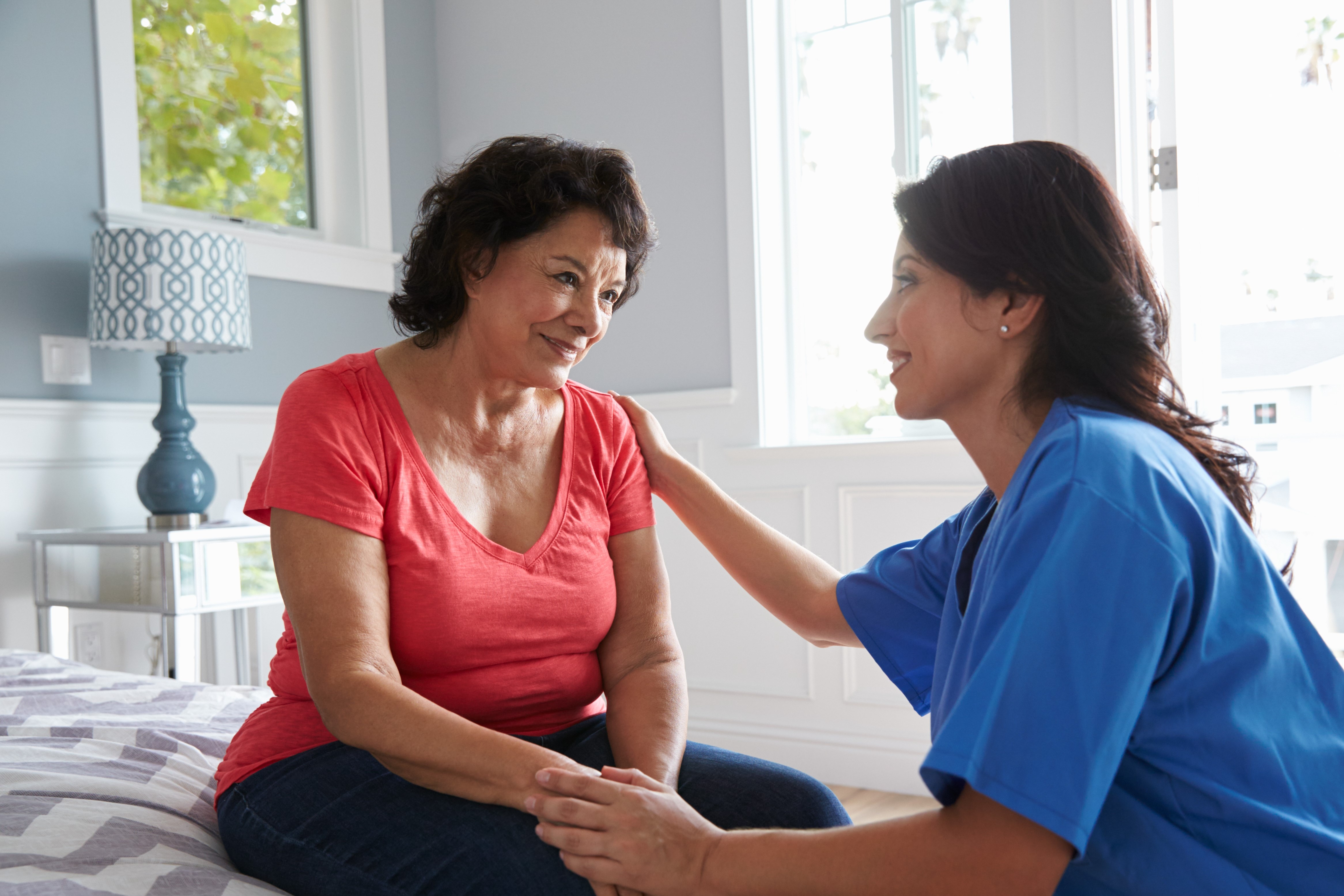 مهمترین اقدامات اولیه پرستار منزل در مواجهه با حمله قلبی: نجات در لحظات طلایی مهمترین اقدامات اولیه پرستار منزل در مواجهه با حمله قلبی: نجات در لحظات طلایی