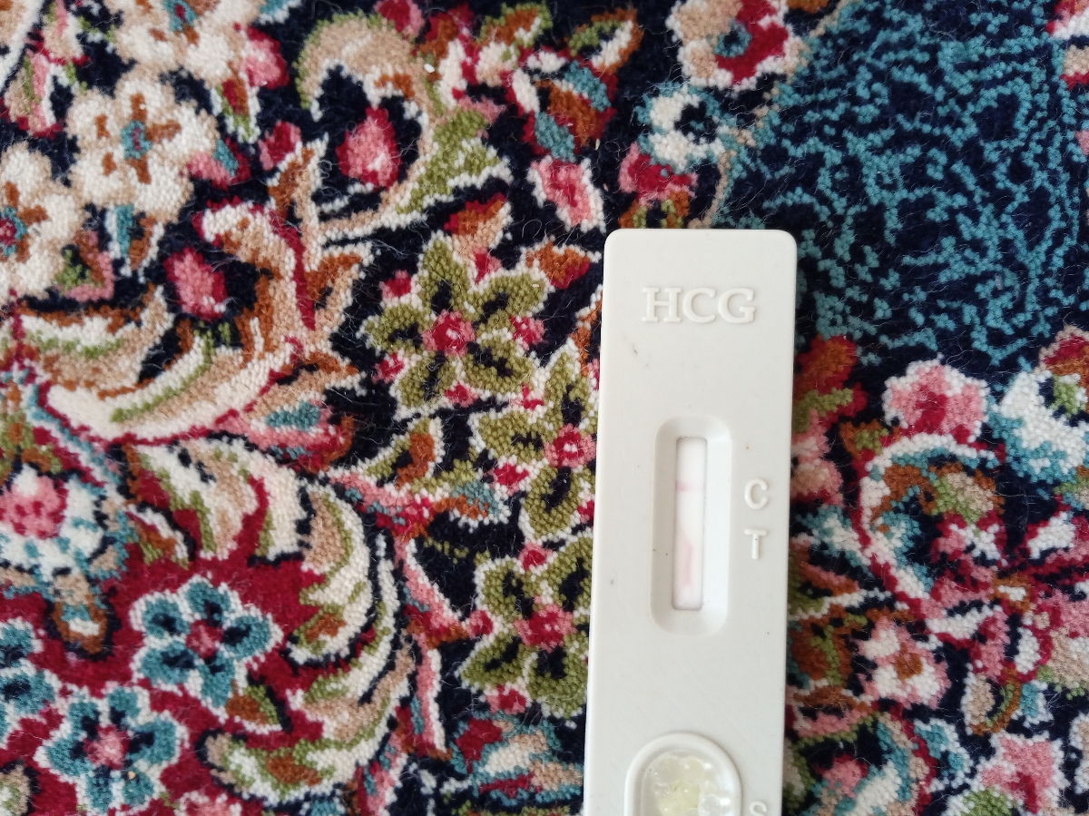 تست بارداری دوستمه بنظرتون خرابه؟؟؟؟
