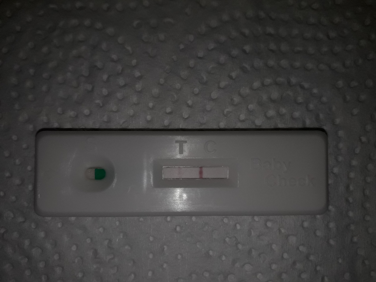 بی بی چک زدم امروز، یه خط کمرنگ افتاد یعنی مثبته؟ بی بی چک زدم امروز، یه خط کمرنگ افتاد یعنی مثبته؟