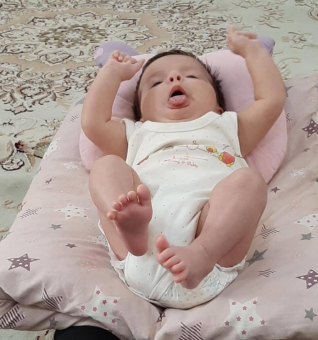 پریدن دست و پای نوزاد
