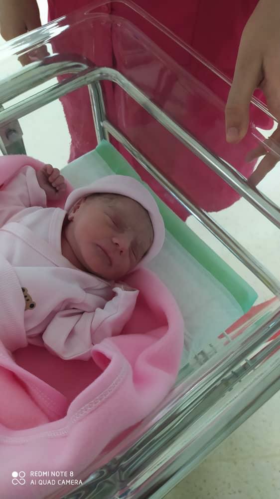 سلام من ۳۷ هفتمه بچه ام۲گیلو هست الان بیاد میزارن تو دسگاه یا ن