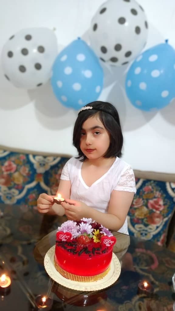 سلام دوستای گلم باز من با عکسای آتلیه ایم 🤣