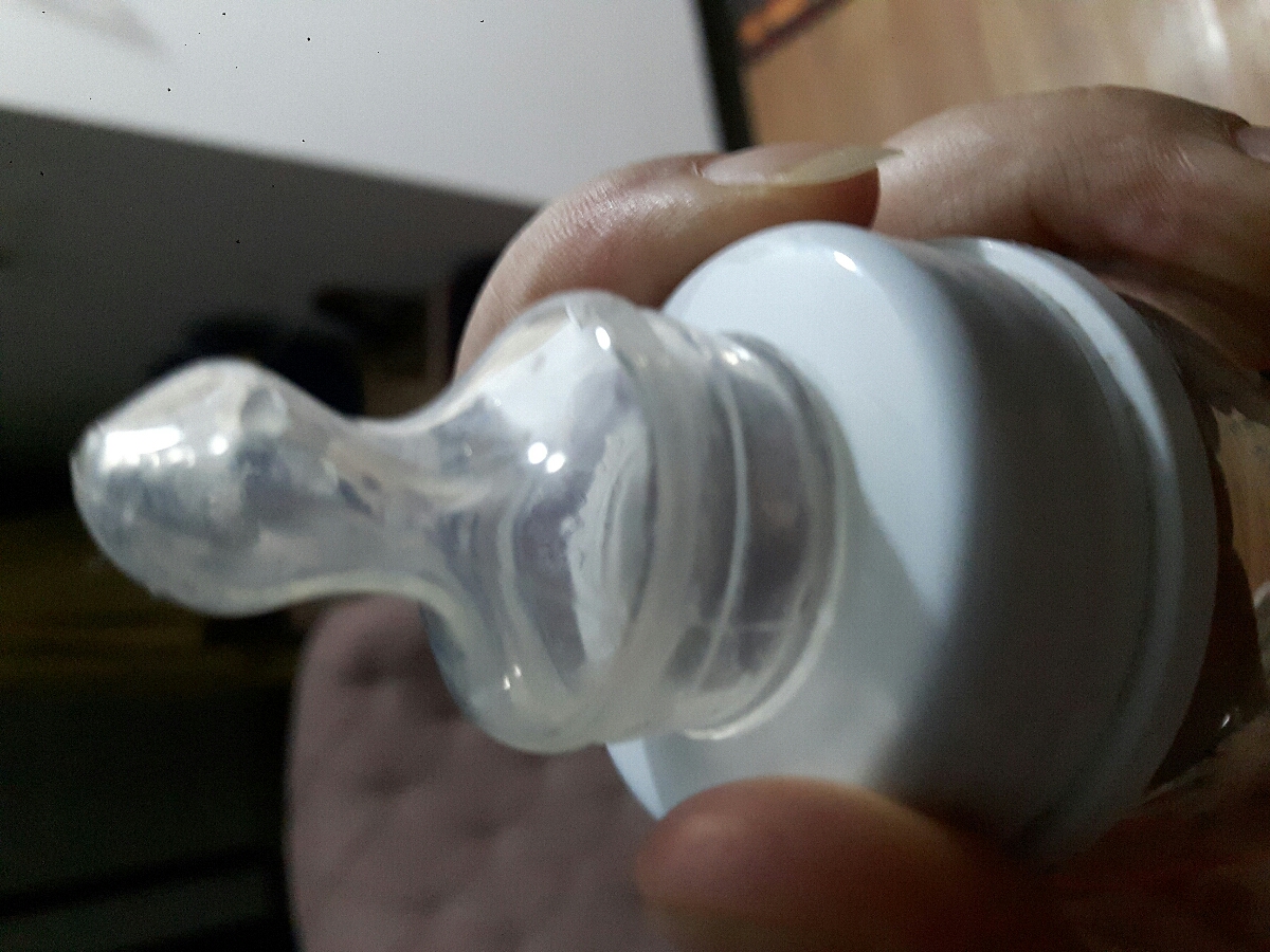 ول کردن سینه و دادن شیر خشک ول کردن سینه و دادن شیر خشک