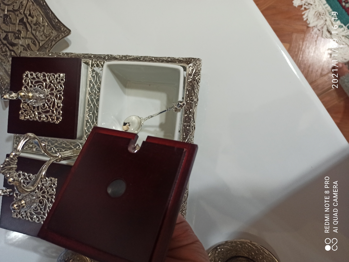 دوستان با این ظرف ها چکنم دوستان با این ظرف ها چکنم