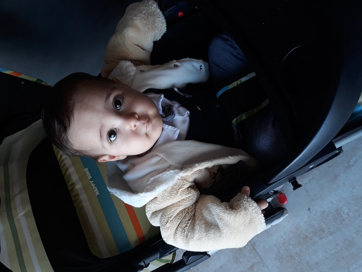 خانمایی که اختلاف سنی بچه هاشون خیلی کمه بیاین لطفا