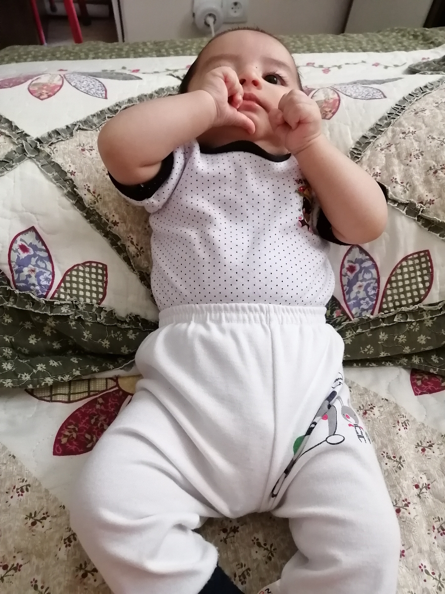 حالت خوابیده نوزاد