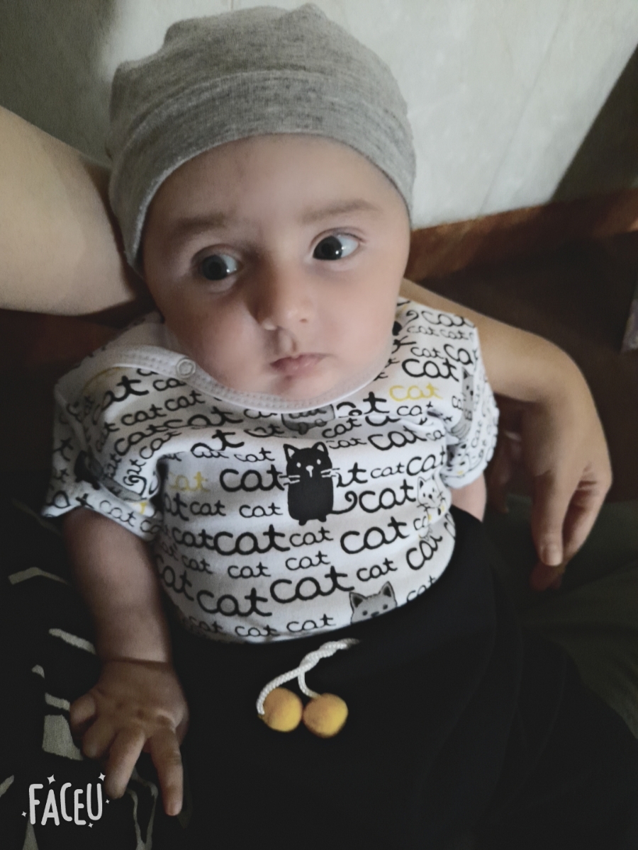 اینم فسقلی من که کلی استرس بهم وارد میکرد اینم فسقلی من که کلی استرس بهم وارد میکرد