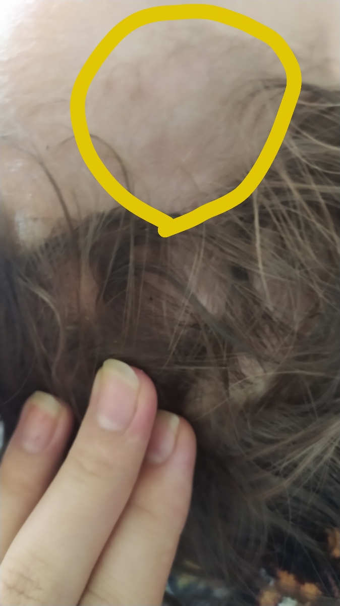 لیز خوردن بچه رو سرامیک