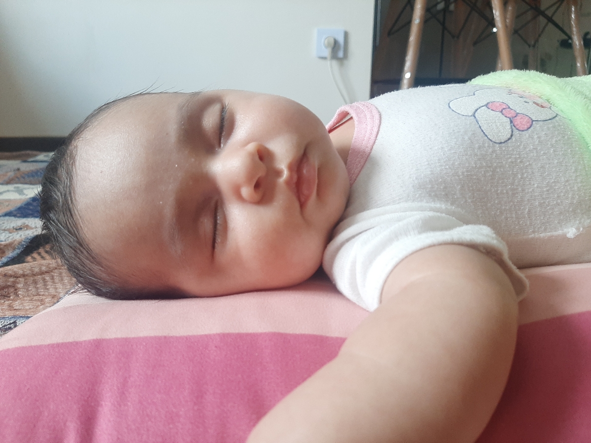 خواب زیاد نوزاد به مدت دو روز