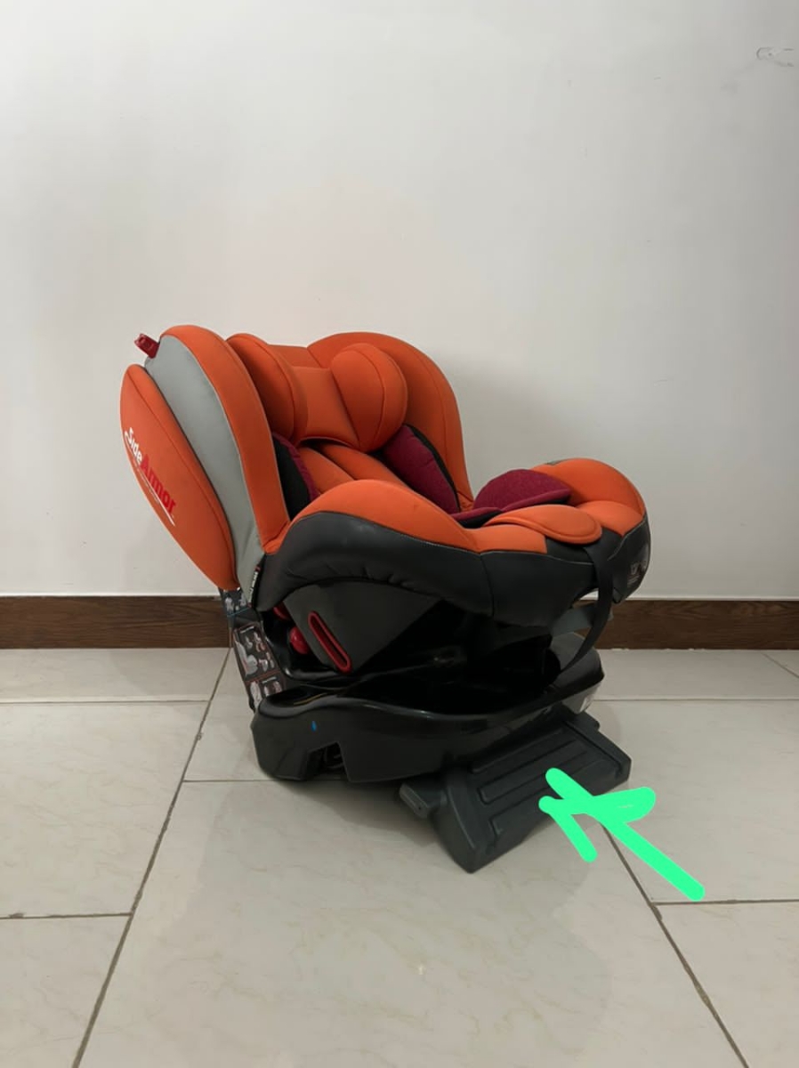 صندلی ماشین نوزاد از چندماهگی قابل استفاده هست