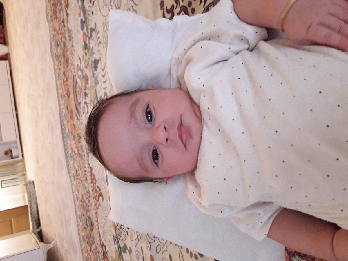 ماهک تو اتاق خوابه .ماهور در دسترسه😁😁 ماهک تو اتاق خوابه .ماهور در دسترسه😁😁