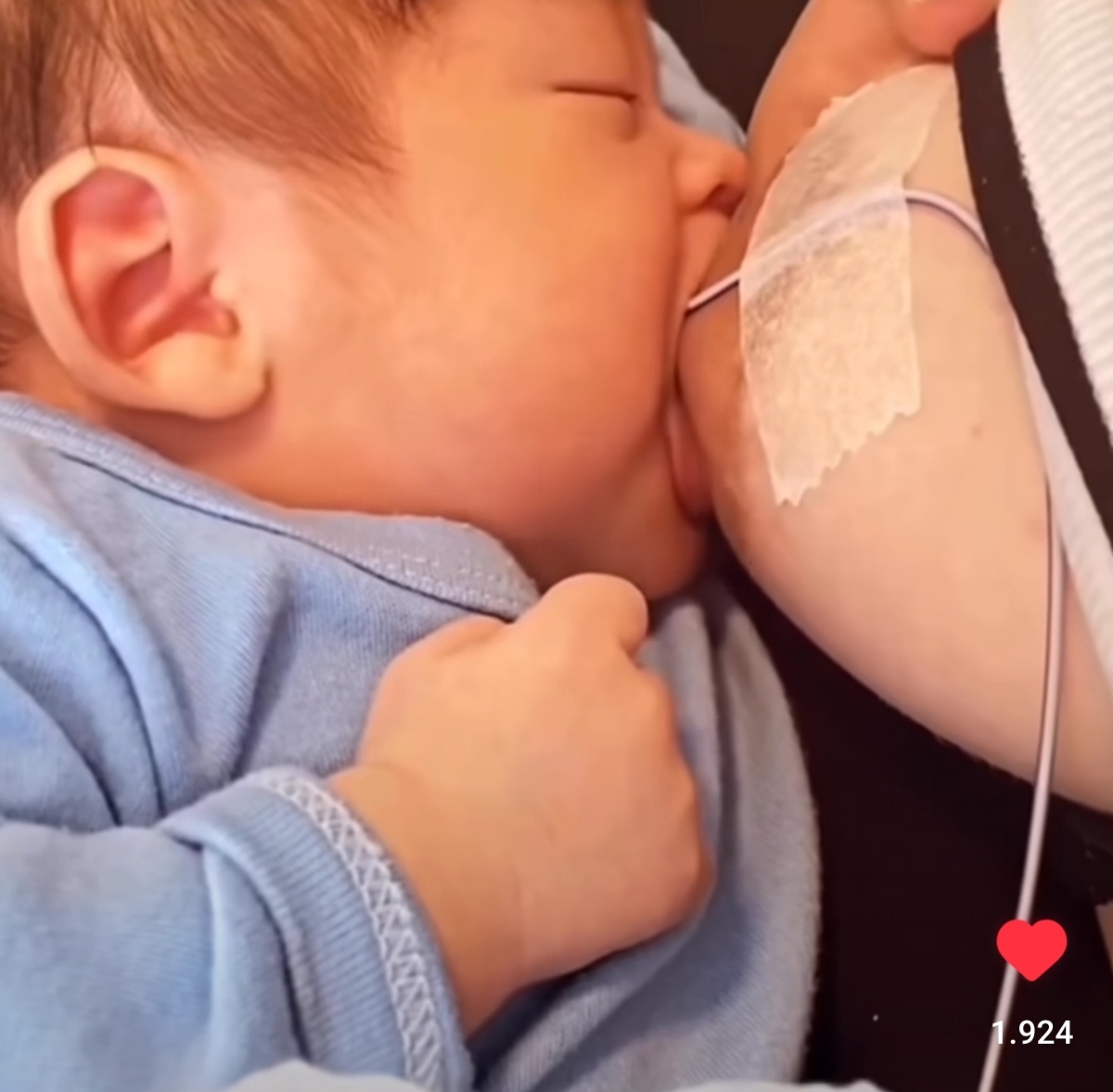 دادن شیر خشک بدون شیشه دادن شیر خشک بدون شیشه