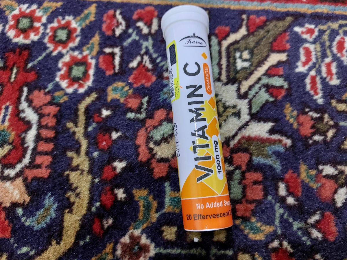 خانم دکتر میشه این دارو ها رو یه نگاه بندازین خانم دکتر میشه این دارو ها رو یه نگاه بندازین