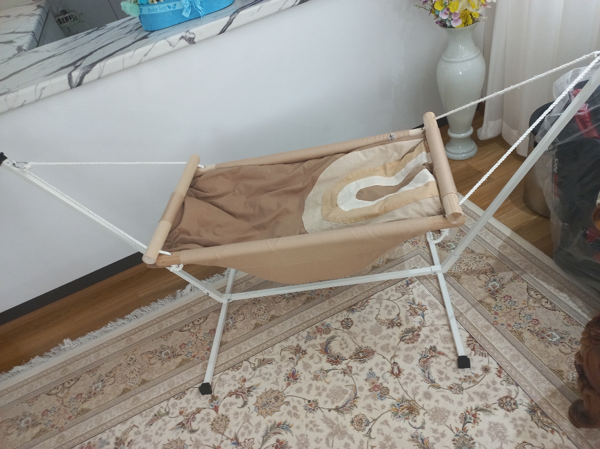 سلام دوستان گهواره ننو دارم میخوام بفروشم سلام دوستان گهواره ننو دارم میخوام بفروشم