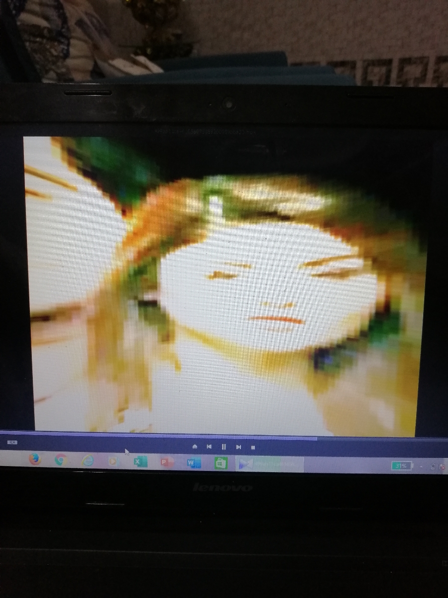 سلام فونت صفحه لب تابم توی برنامه kmplayer بهم خورده