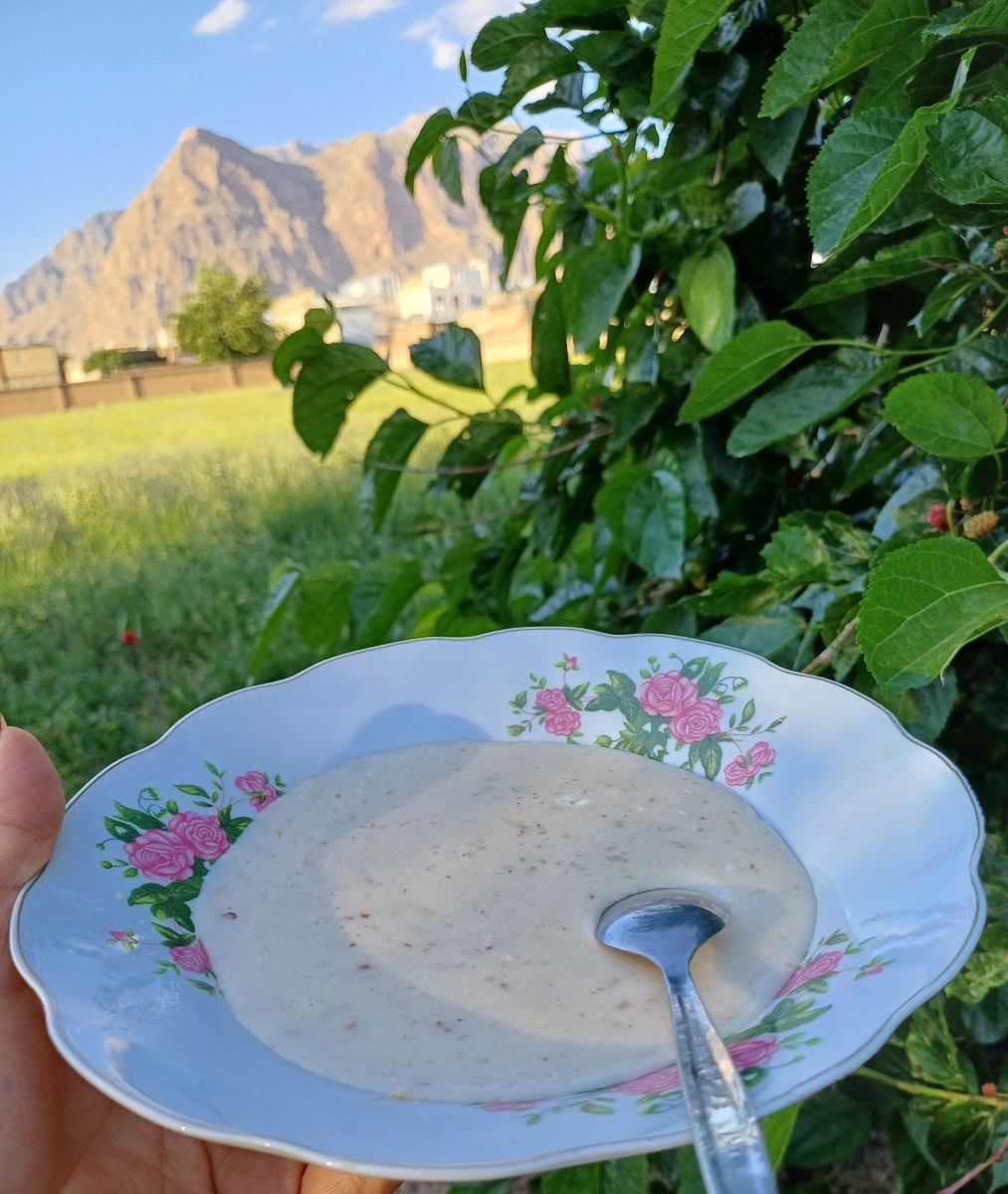 جاتون سبز 
فرنی آوات در حیاط پدربزرگش 
کرمانشاه 😍