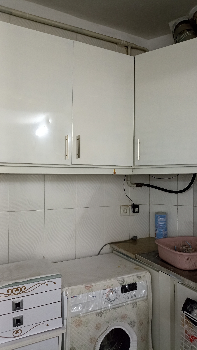 اینم کابینتامون خراب بود رنگش کردیم اینم کابینتامون خراب بود رنگش کردیم