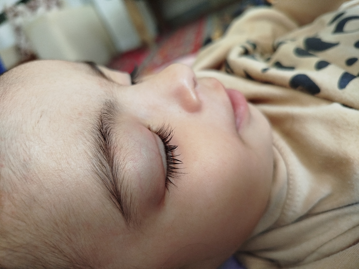 فقط ی چشمشه فقط ی چشمشه