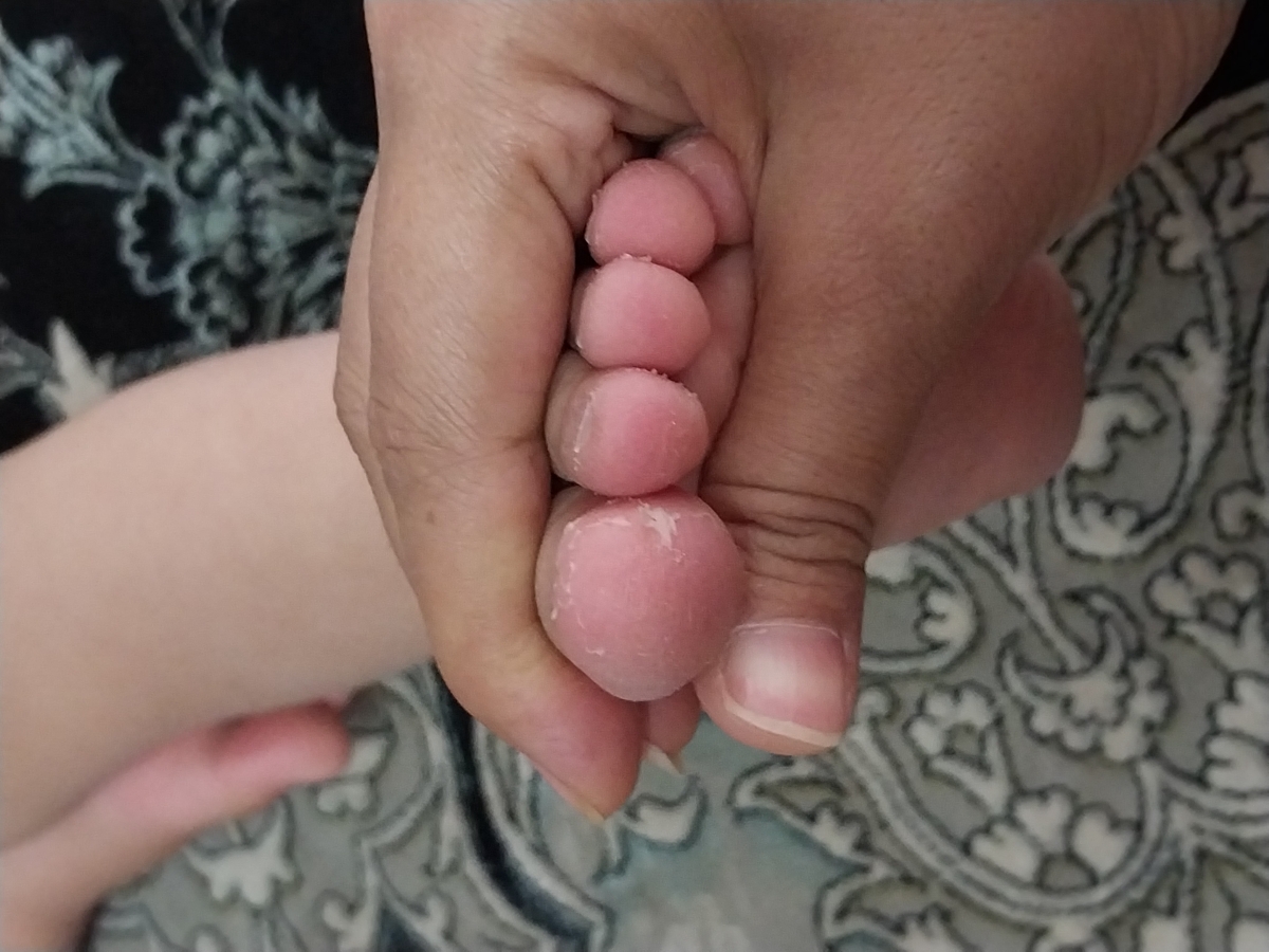 این انگشتای پاش
