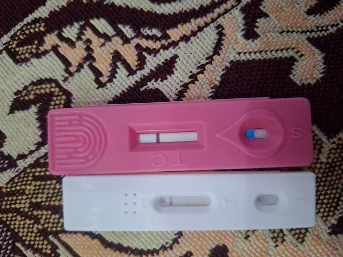 سفیده رو دیروز زدم صورتی رو امروز صبح سفیده رو دیروز زدم صورتی رو امروز صبح