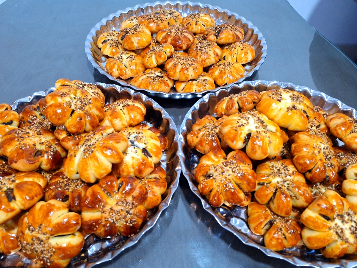 کُلی کلوچه خرمایی درست کردم😋 کُلی کلوچه خرمایی درست کردم😋
