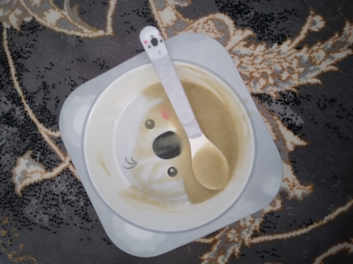 سوپ جو
جو .جوپرک .عدس. هویچ رنده ریز شده .شوید خشک گوشت بوقلمون رنده شده .اب .زردچوبه .یکمم نمک .
وقتی درست شد له کردم بعد از چای صاف کن صاف کردم یکمم روغن گاو ریختم خورد . سوپ جو
جو .جوپرک .عدس. هویچ رنده ریز شده .شوید خشک گوشت بوقلمون رنده شده .اب .زردچوبه .یکمم نمک .
وقتی درست شد له کردم بعد از چای صاف کن صاف کردم یکمم روغن گاو ریختم خورد .