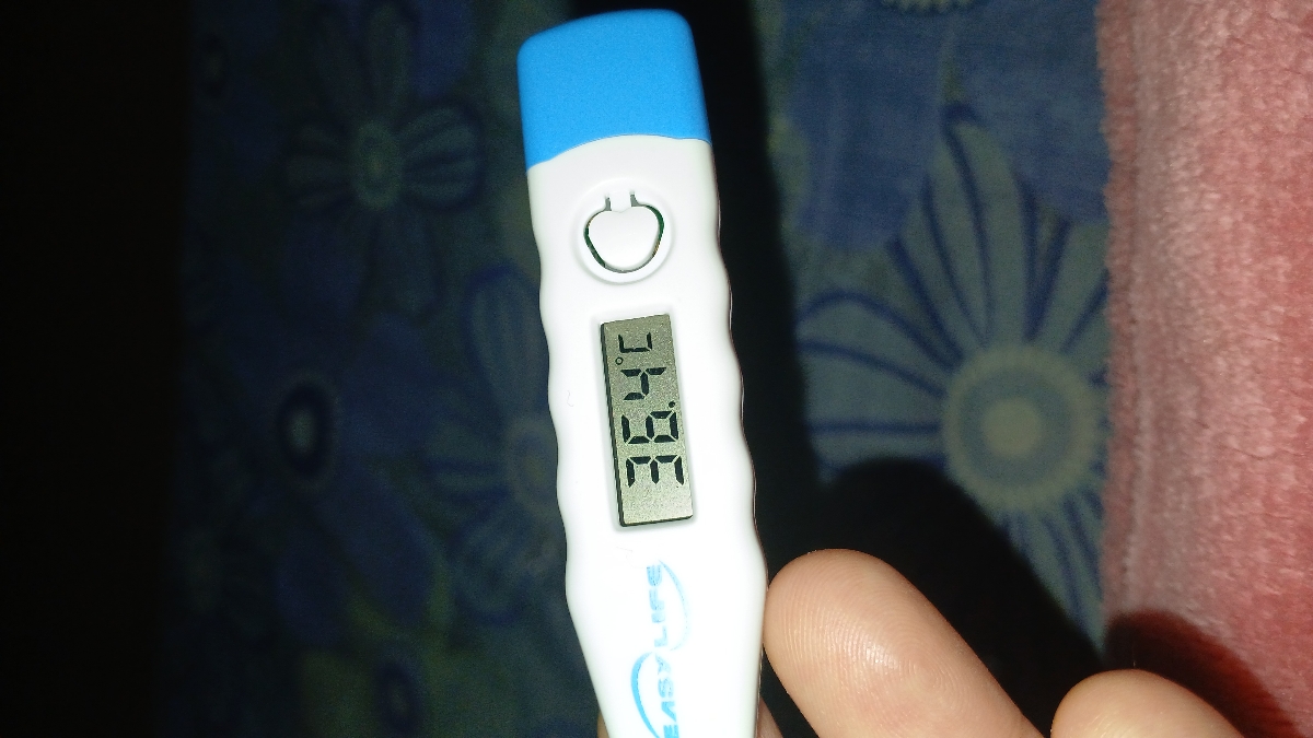 فهیم اومدی بیا اینو تفسیر کن
ممکنه تب باشه؟بره بالا؟بدنش گرمه