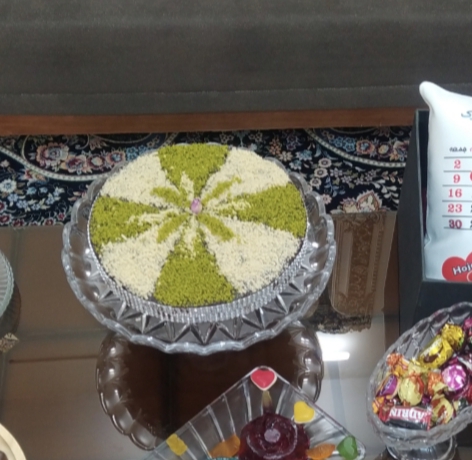 کیک خانگی شکلاتی با تزینات