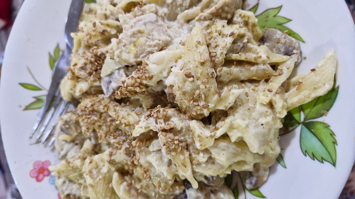 پسرم دلش پیتزا آلفردو خواست امروز😁