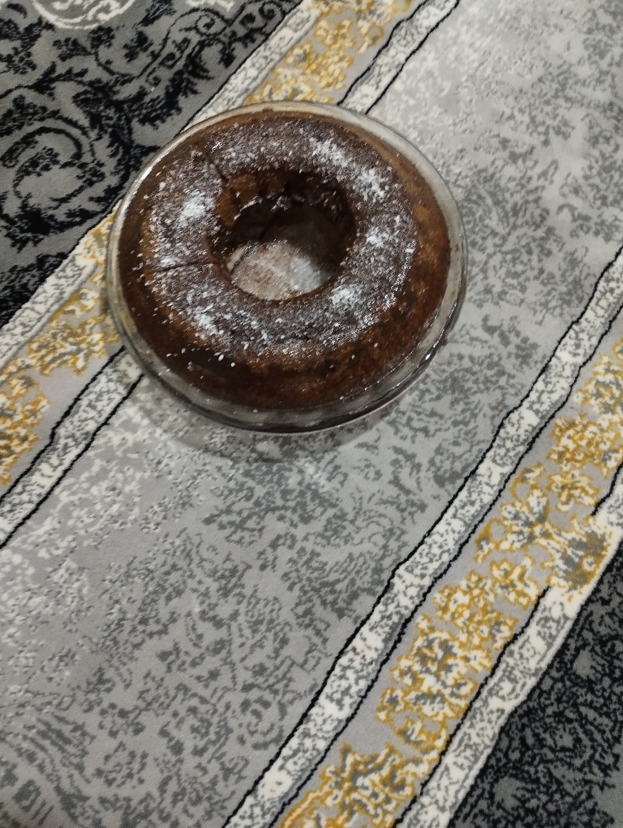 کیک خیس .
تهیه کننده و تزئین کننده خواهر شوهر ..
درست کردن .ظرف شستن من 