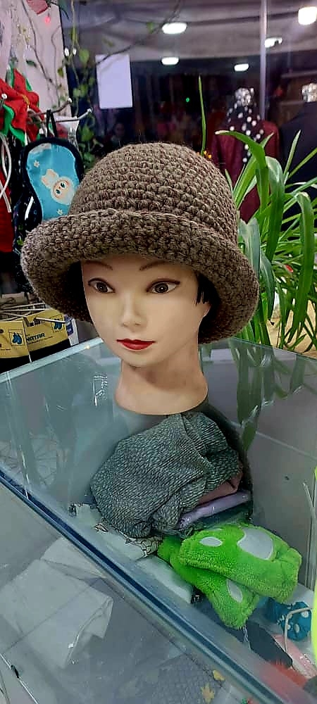 کلاه قلاب بافی از جایی خریدید راضی باشید؟ کلاه قلاب بافی از جایی خریدید راضی باشید؟